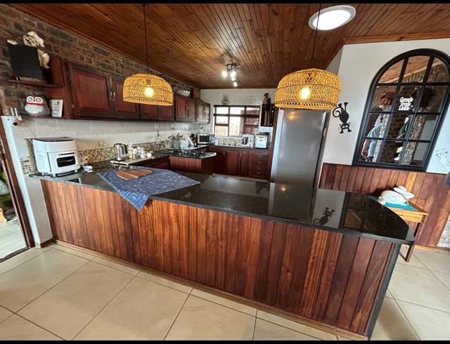4 BEDROOM HOUSE FOR SALE IN WAVECREST